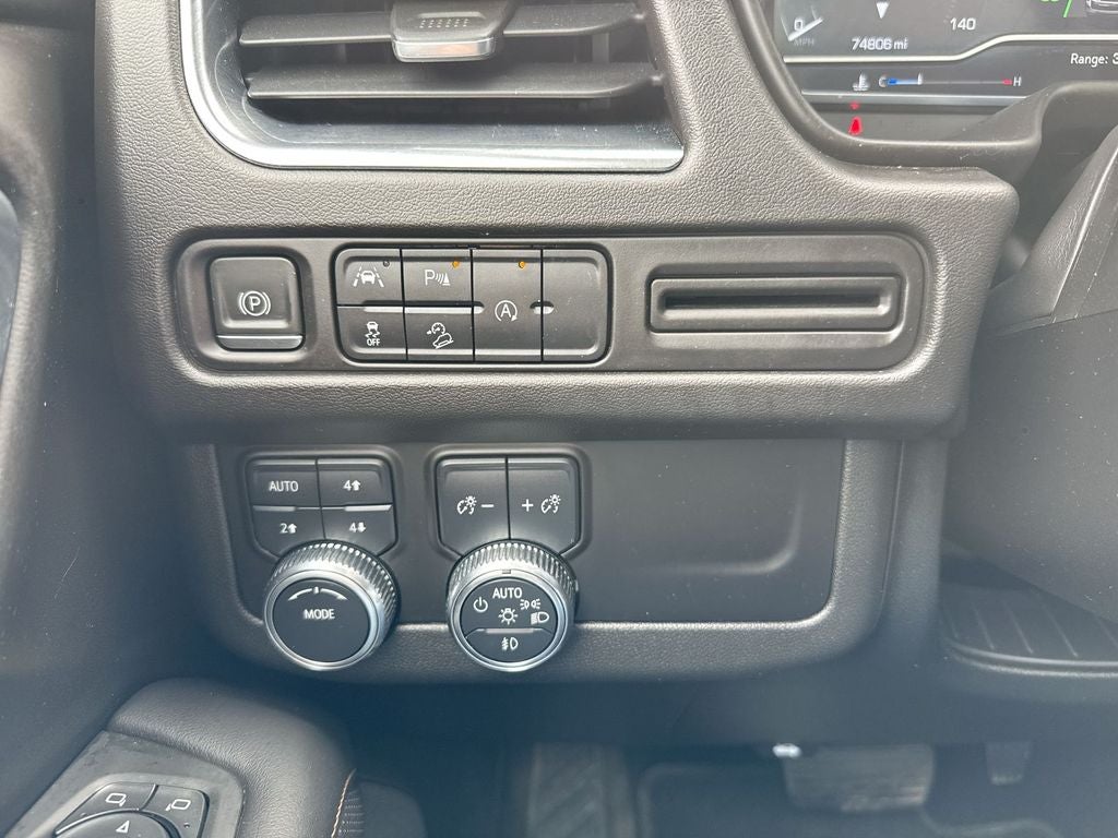 2023 GMC Yukon XL AT4