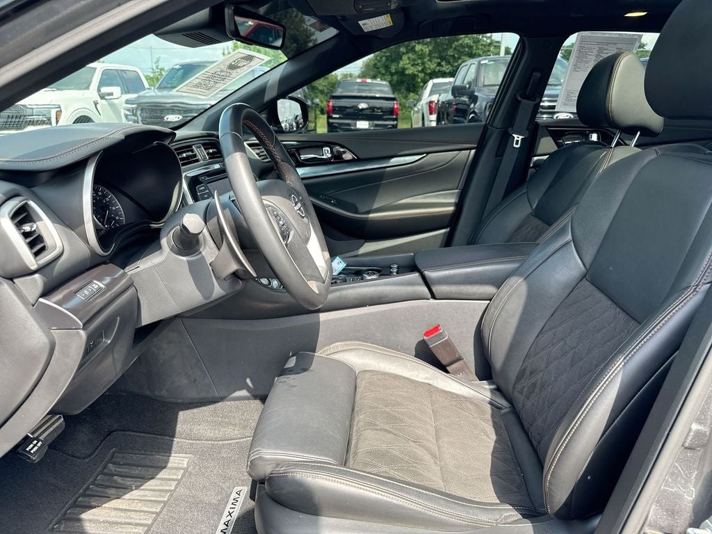 2023 Nissan Maxima SR