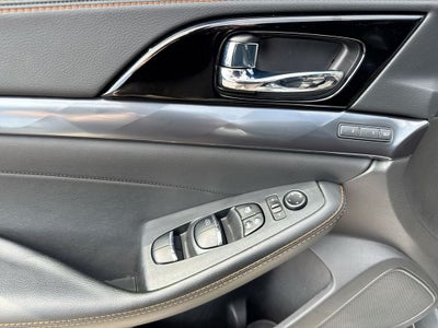 2023 Nissan Maxima SR