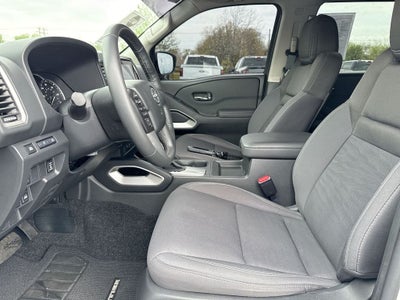 2024 Nissan Frontier SV