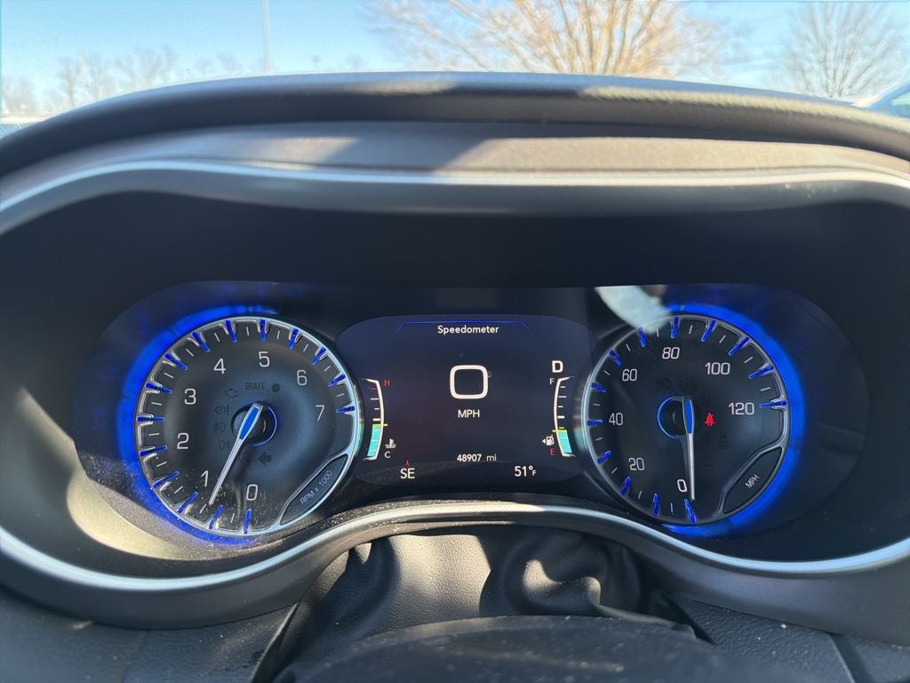 2025 Chrysler Pacifica Select