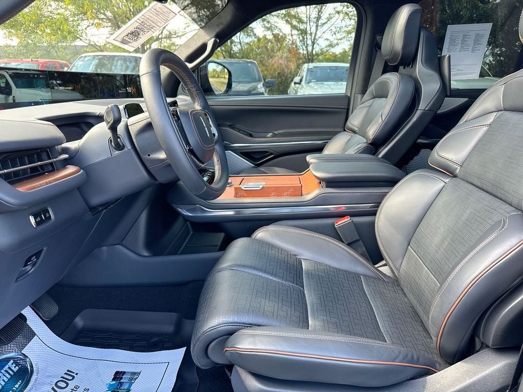 2025 Lincoln Navigator Black Label