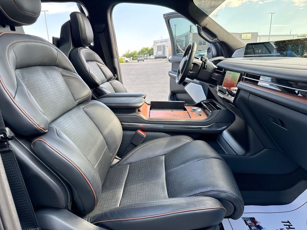 2025 Lincoln Navigator Black Label