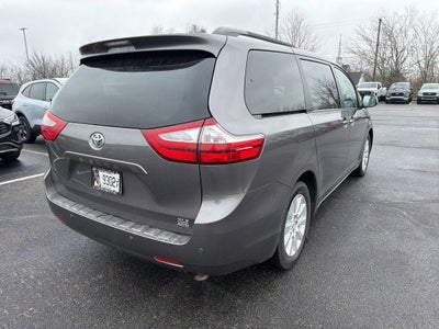 2017 Toyota Sienna XLE