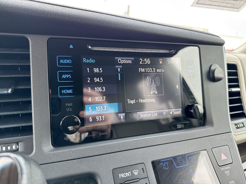 2017 Toyota Sienna XLE