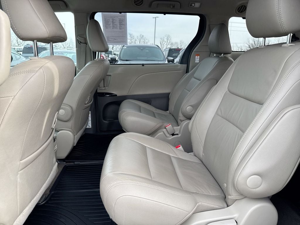 2017 Toyota Sienna XLE