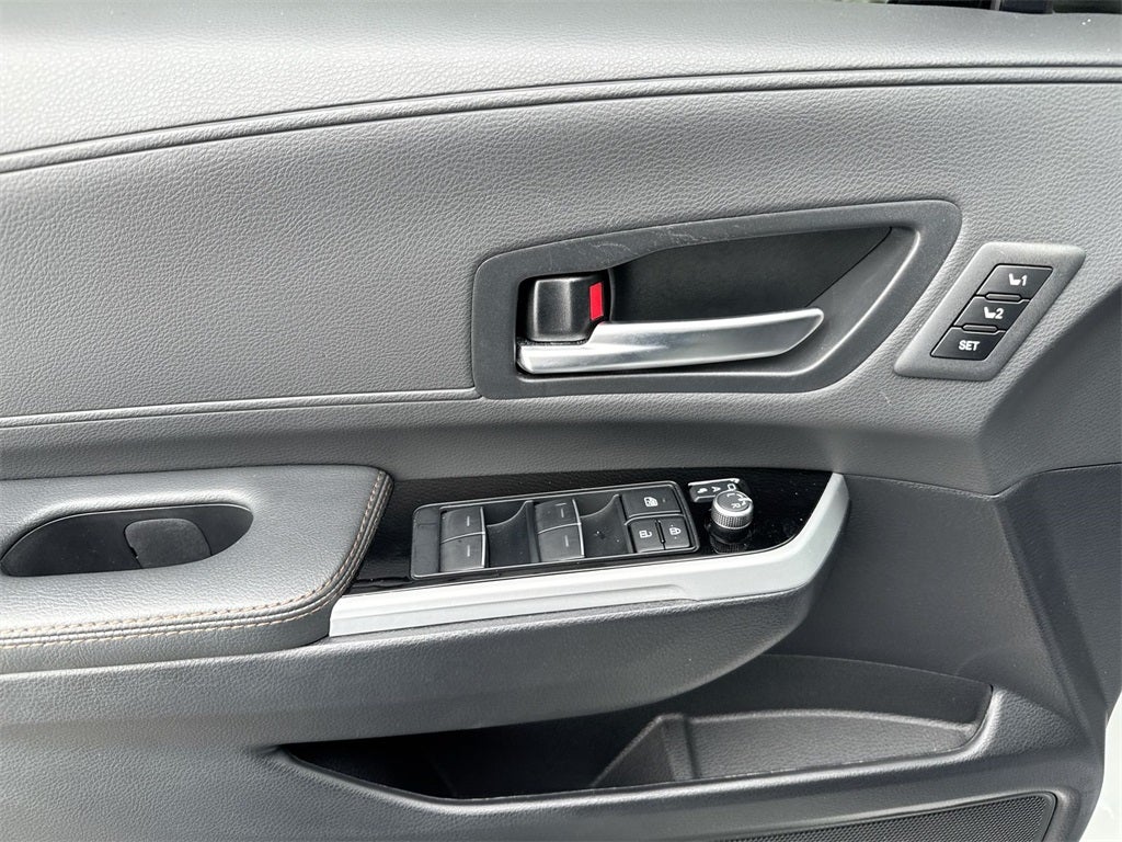 2025 Toyota Sienna Platinum