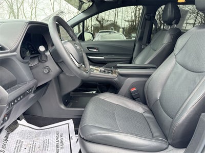 2025 Toyota Sienna Platinum