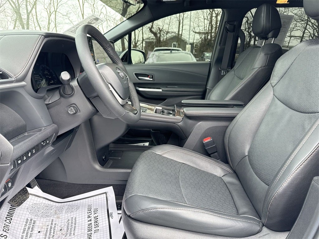 2025 Toyota Sienna Platinum