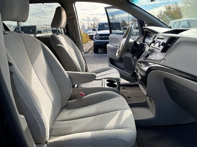 2014 Toyota Sienna LE