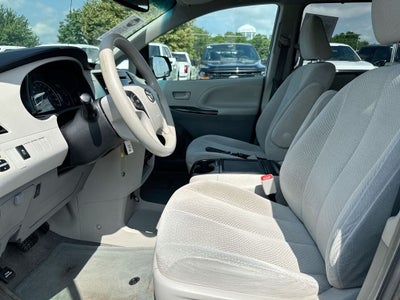 2013 Toyota Sienna LE