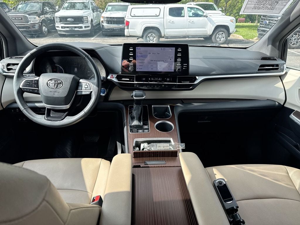 2024 Toyota Sienna XLE