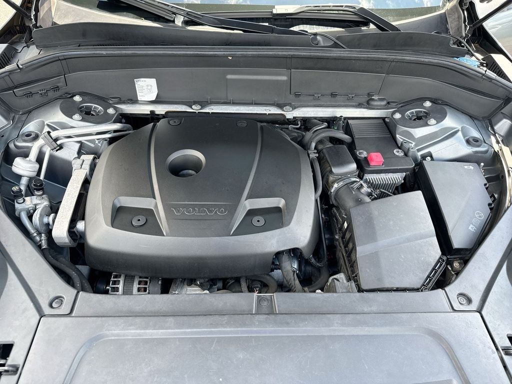 2016 Volvo XC90 T6 Momentum