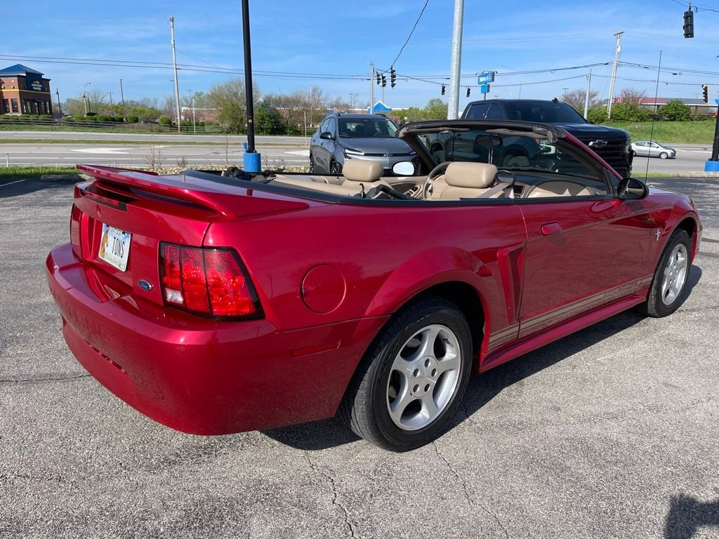 2000 Ford Mustang Base