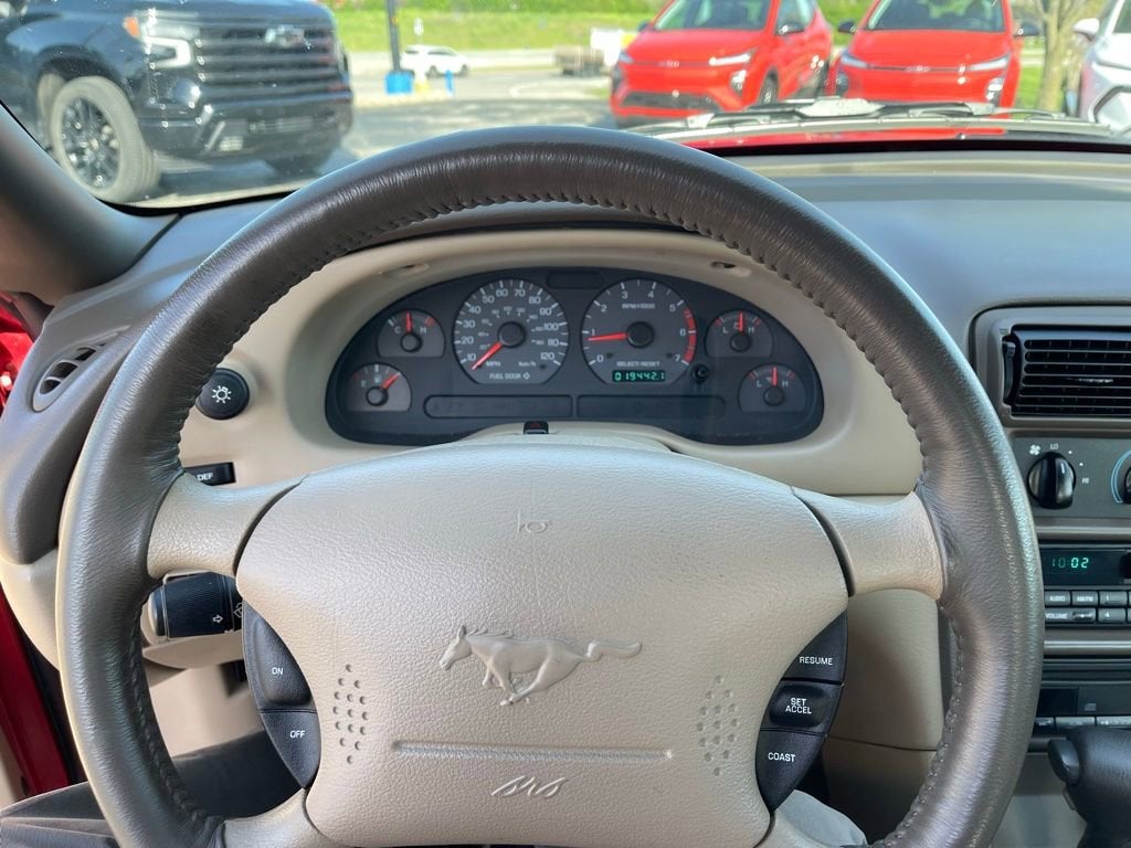 2000 Ford Mustang Base