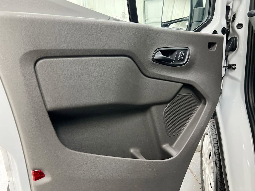 2024 Ford Transit Passenger Wagon XL
