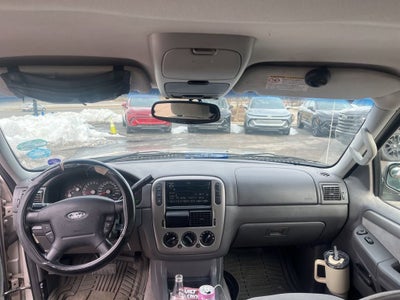 2004 Ford Explorer XLT