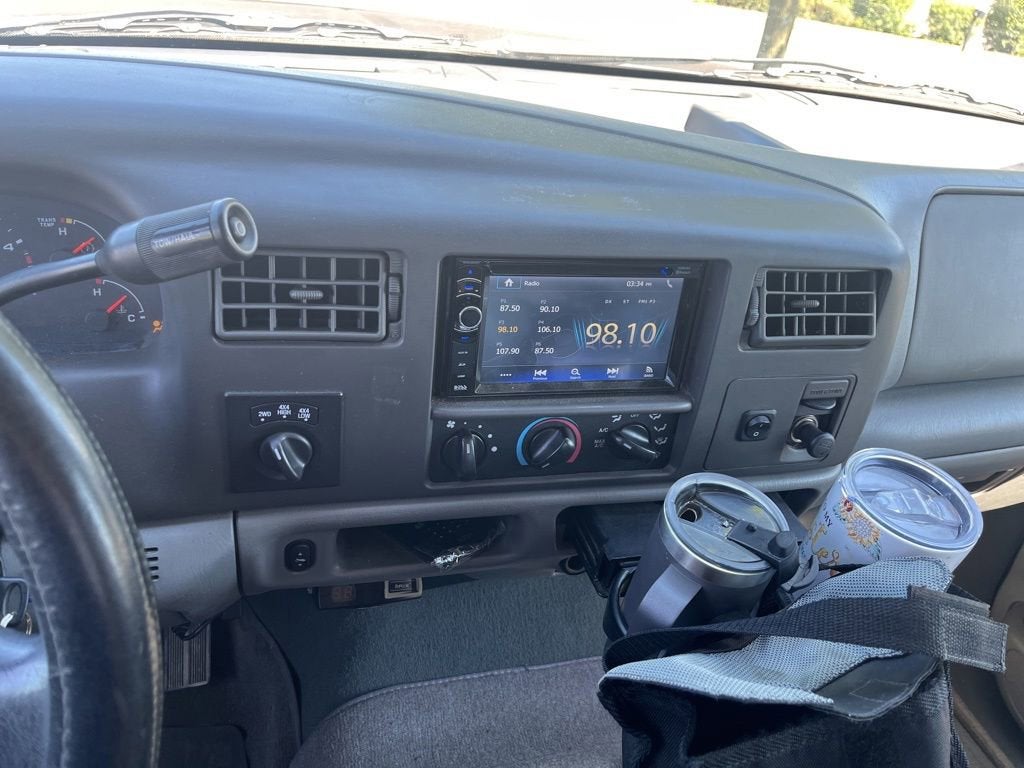 2004 Ford Super Duty F-350 SRW XL