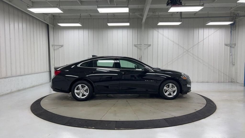 2022 Chevrolet Malibu LS