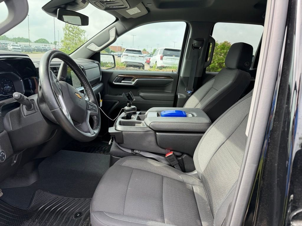 2025 Chevrolet Silverado 1500 LT (2FL)