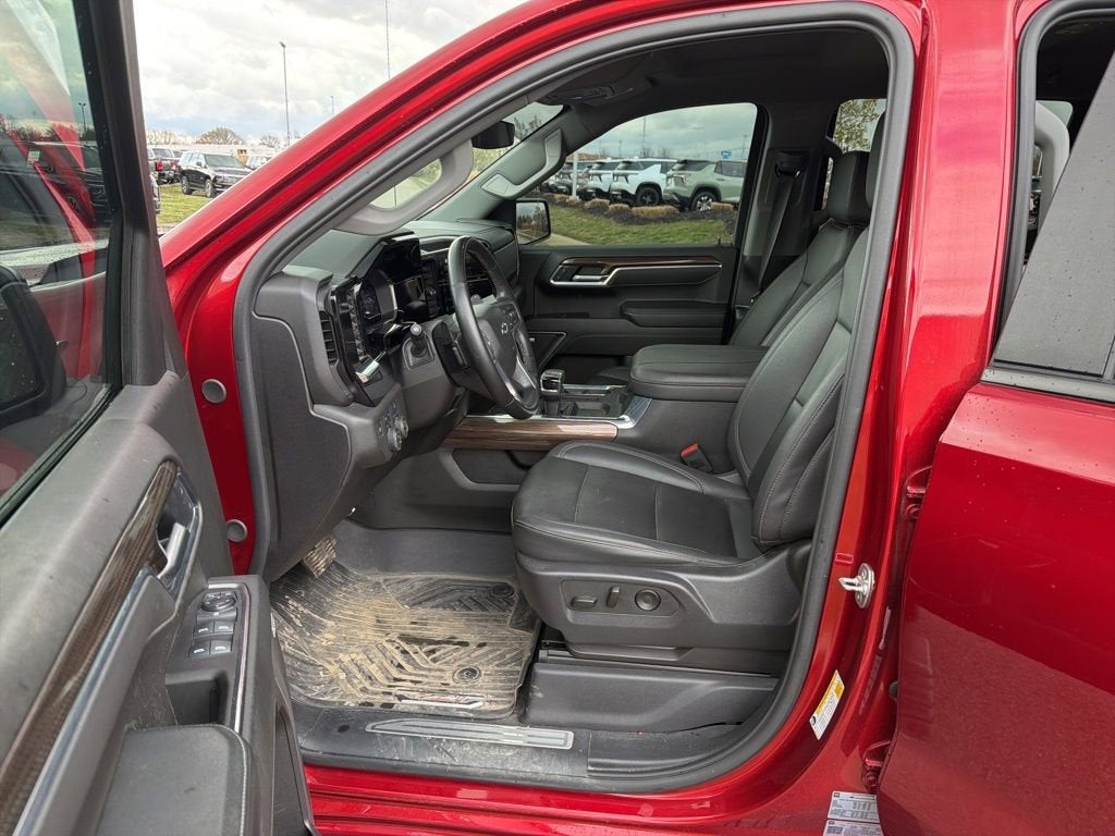 2025 Chevrolet Silverado 1500 RST