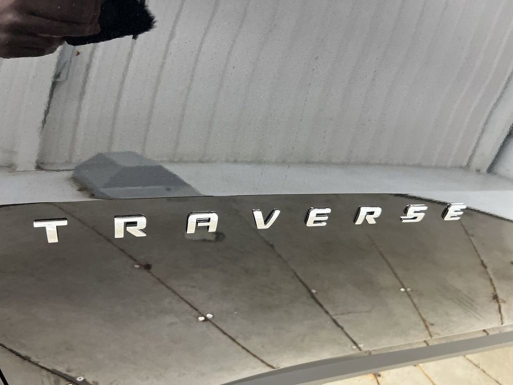 2023 Chevrolet Traverse LS