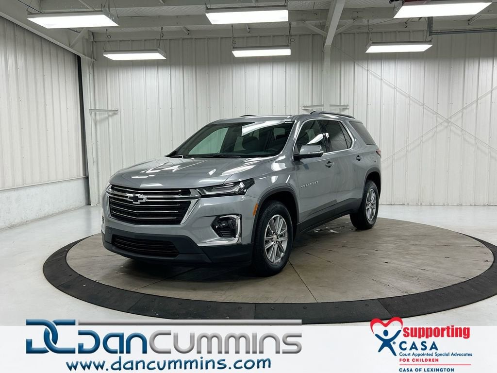 2023 Chevrolet Traverse LT Cloth
