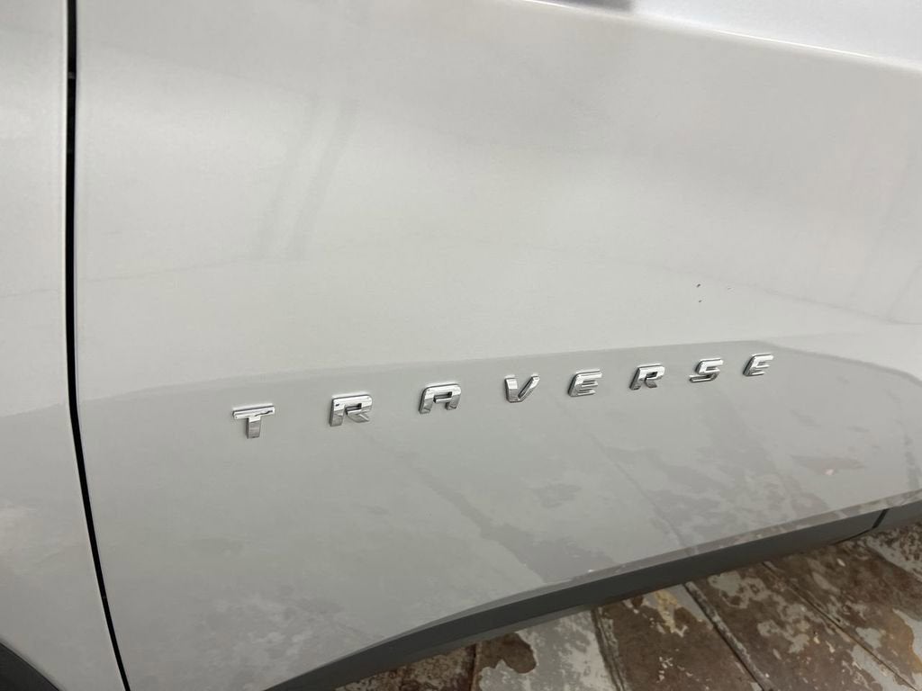 2021 Chevrolet Traverse LT Cloth