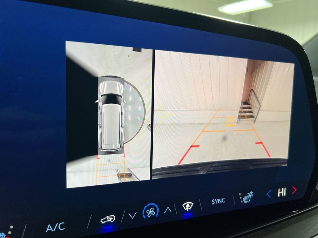 2025 Chevrolet Suburban LT