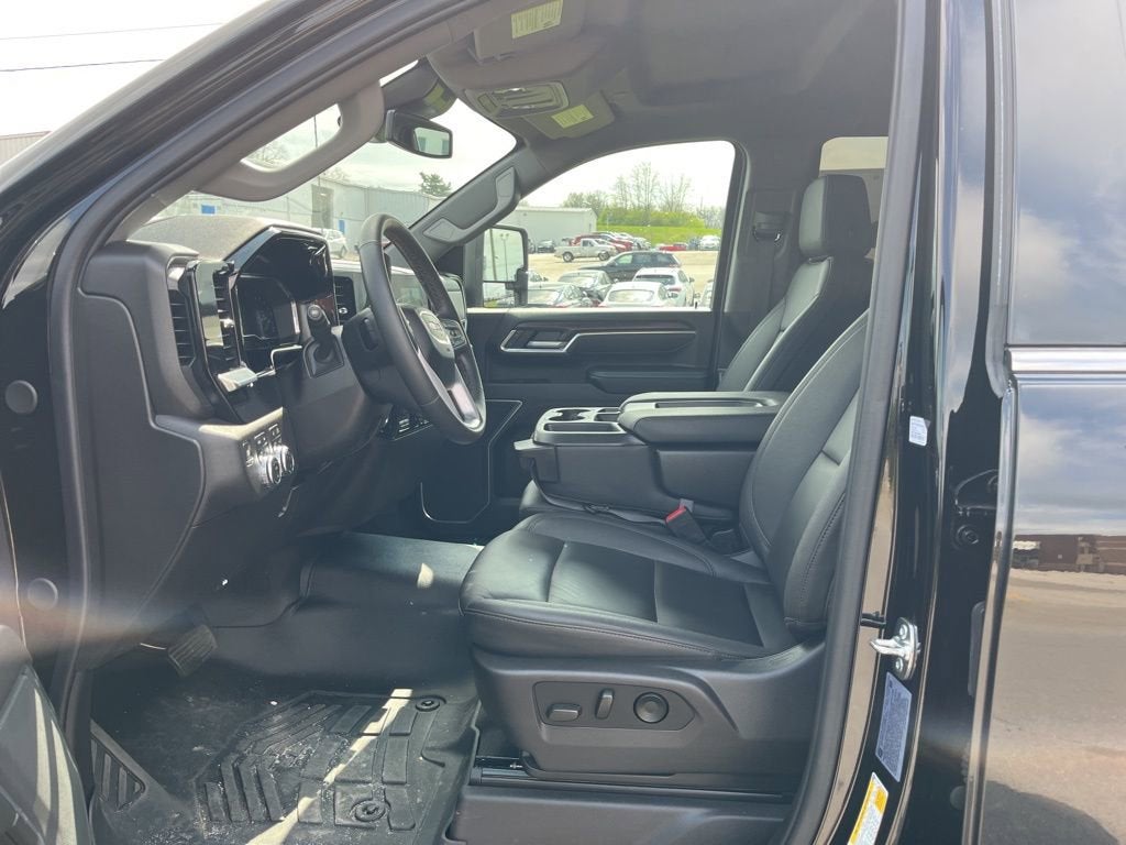 2025 GMC Sierra 2500 HD SLT