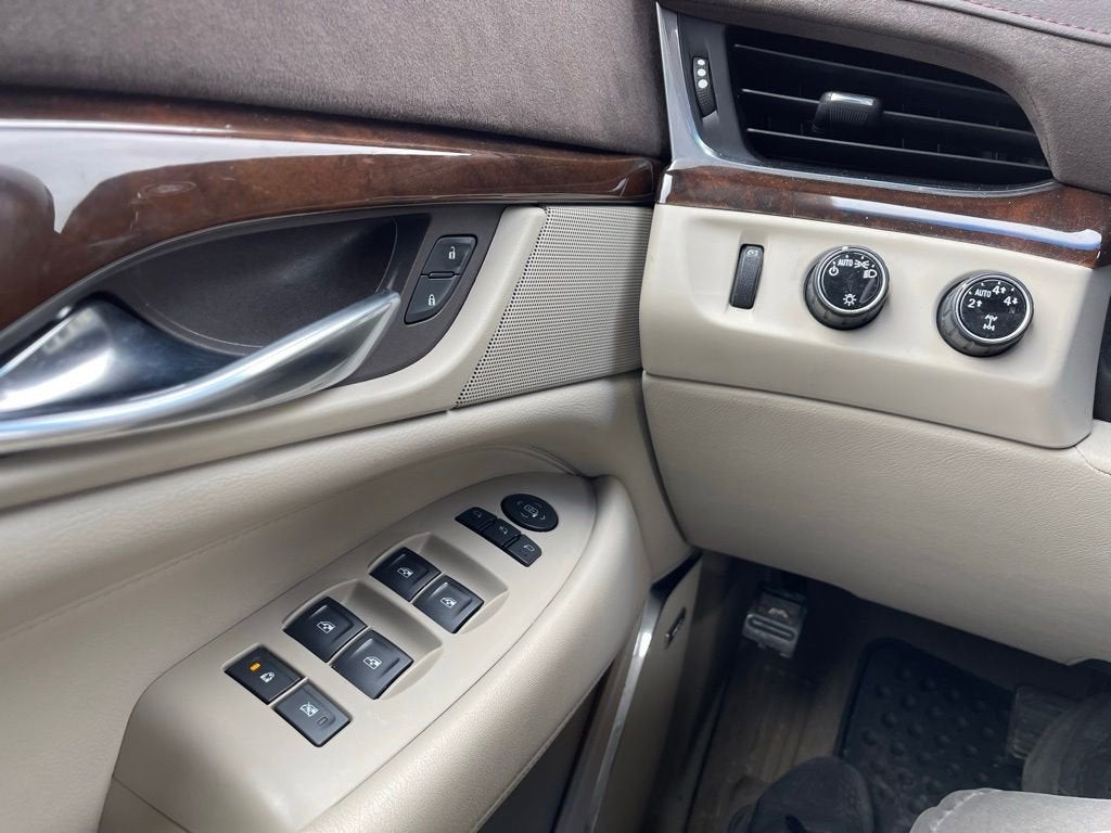 2016 Cadillac Escalade Luxury Collection