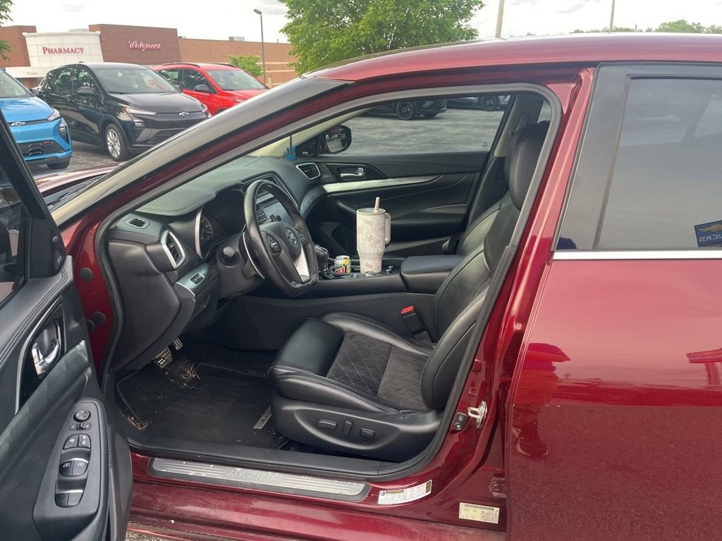 2017 Nissan Maxima SR