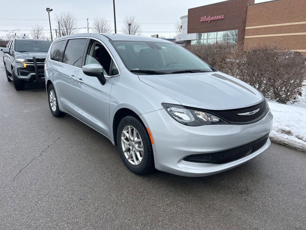 2023 Chrysler Voyager LX