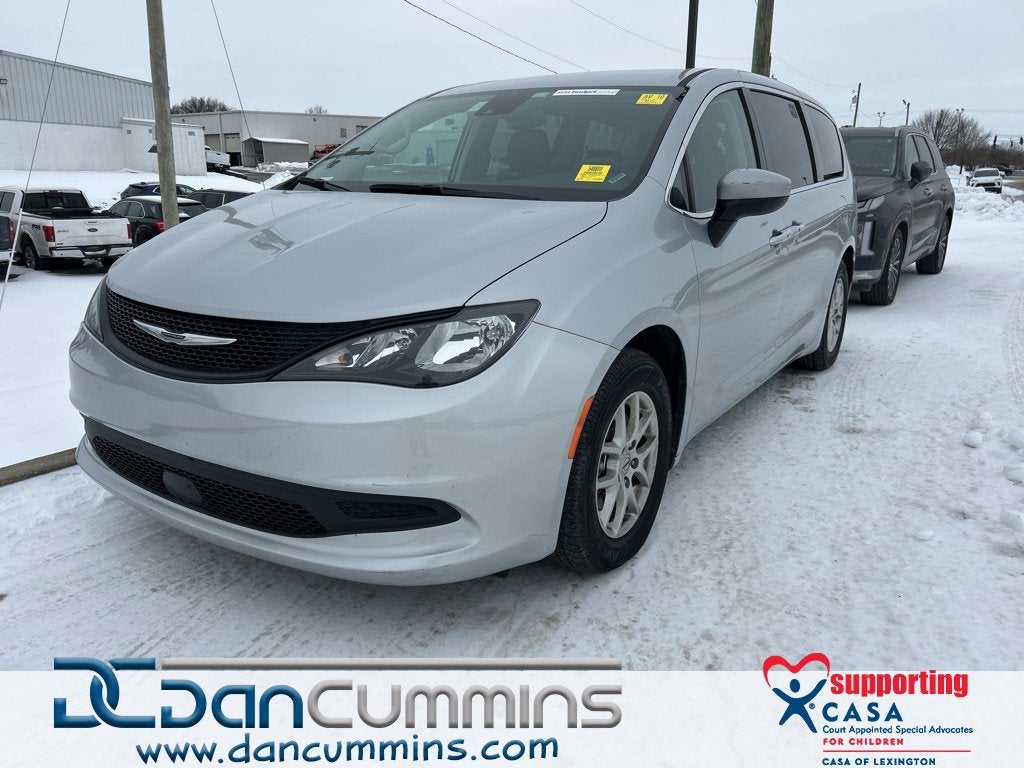 2023 Chrysler Voyager LX