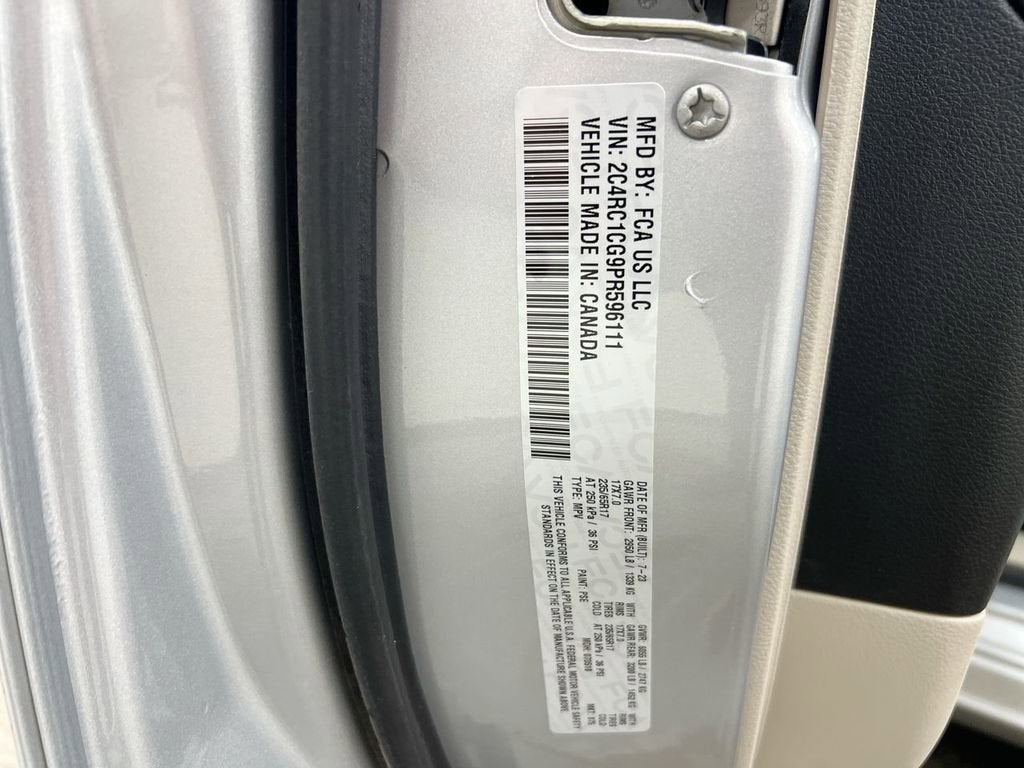 2023 Chrysler Voyager LX