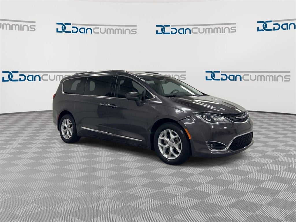 2017 Chrysler Pacifica Touring-L Plus