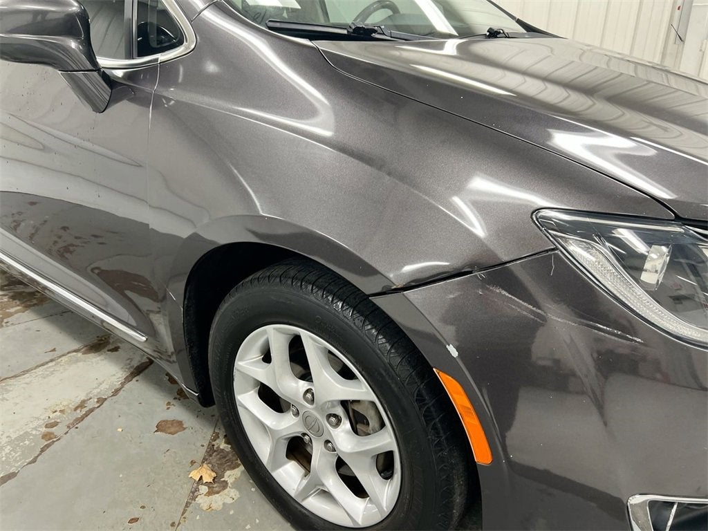 2017 Chrysler Pacifica Touring-L Plus