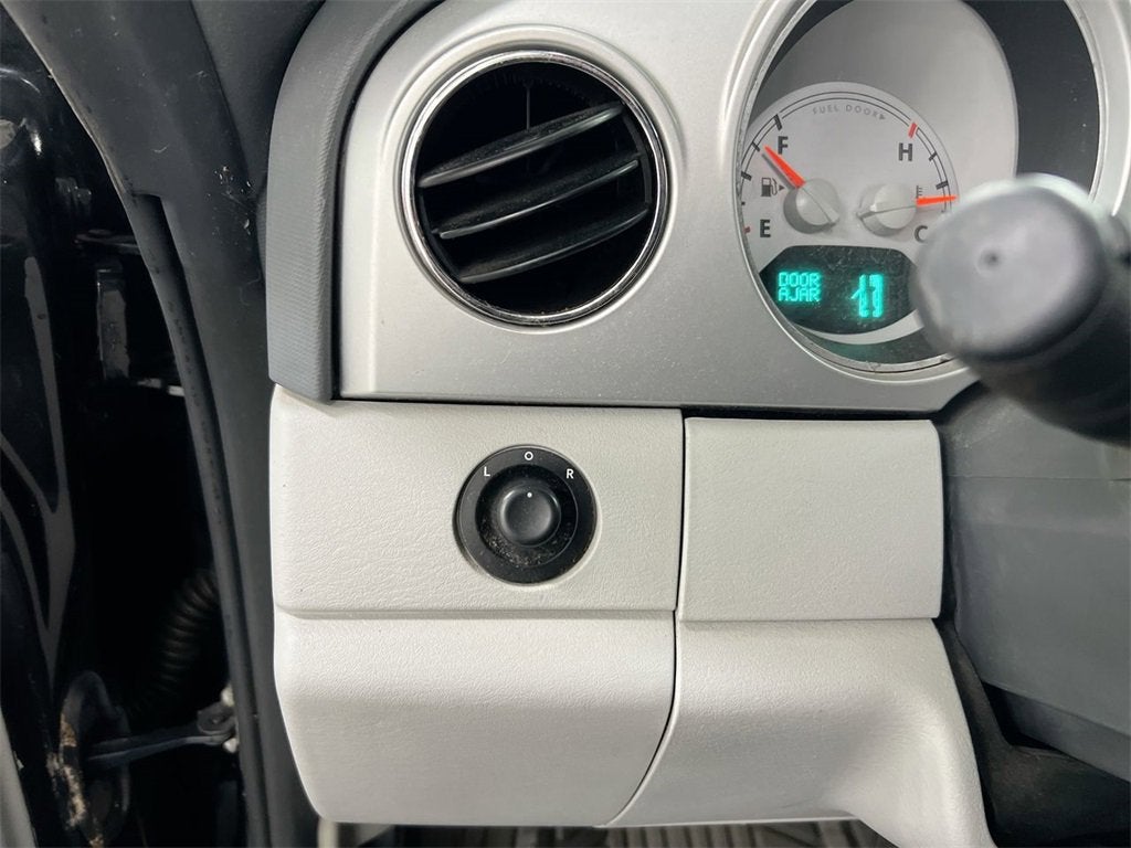 2008 Chrysler PT Cruiser Base