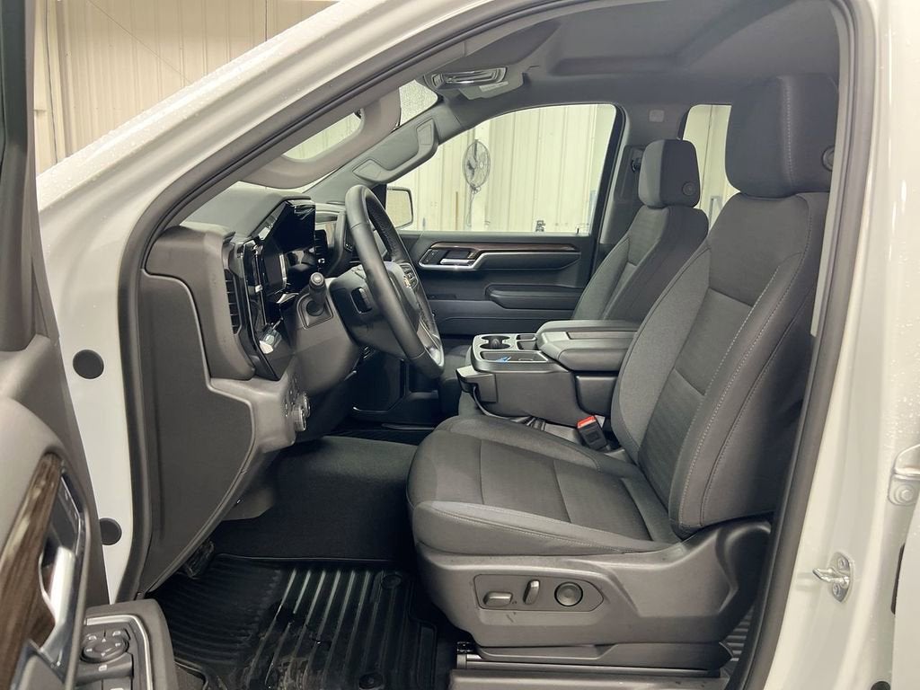 2025 Chevrolet Silverado 1500 LT (2FL)