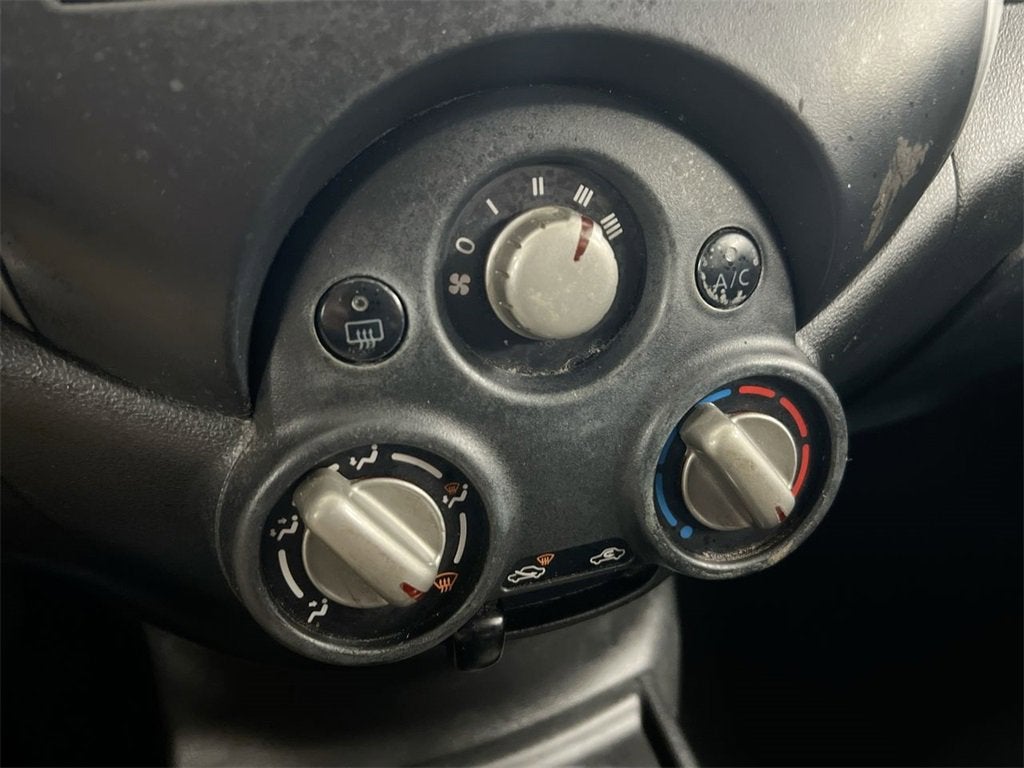 2013 Nissan Versa SV