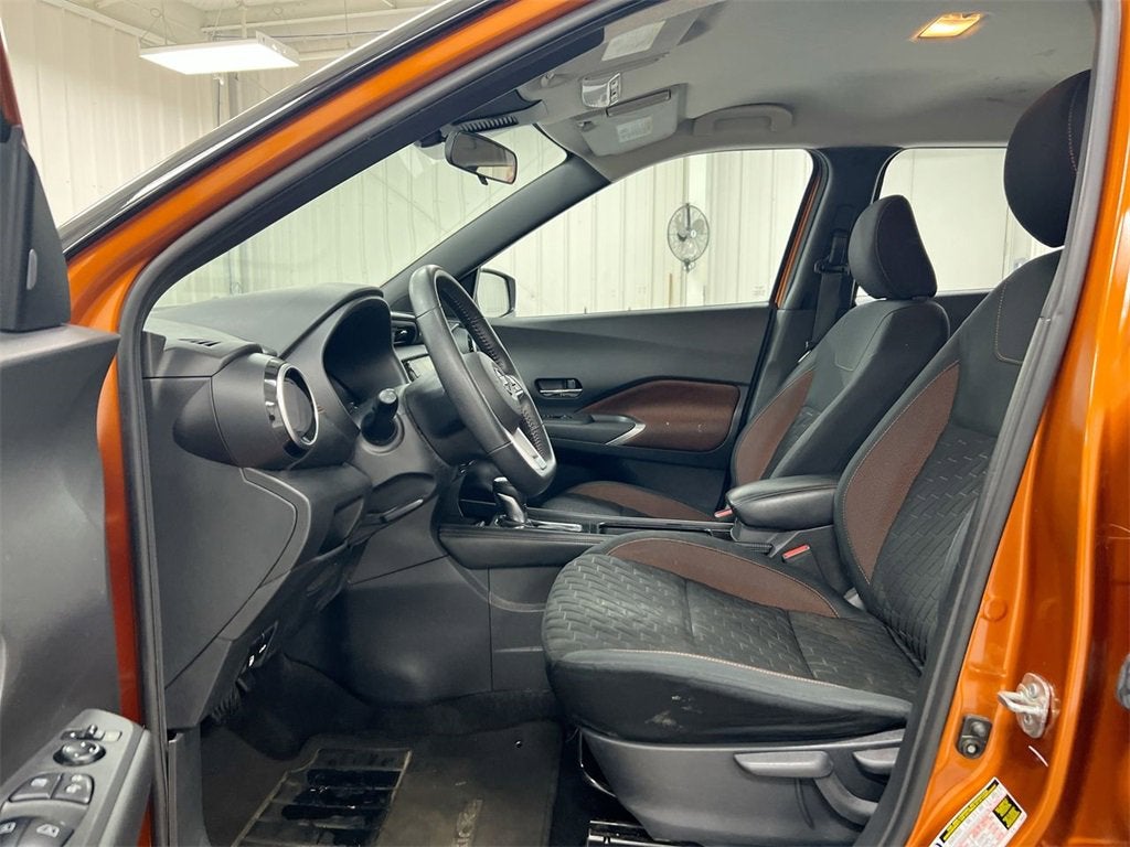 2021 Nissan Kicks SR