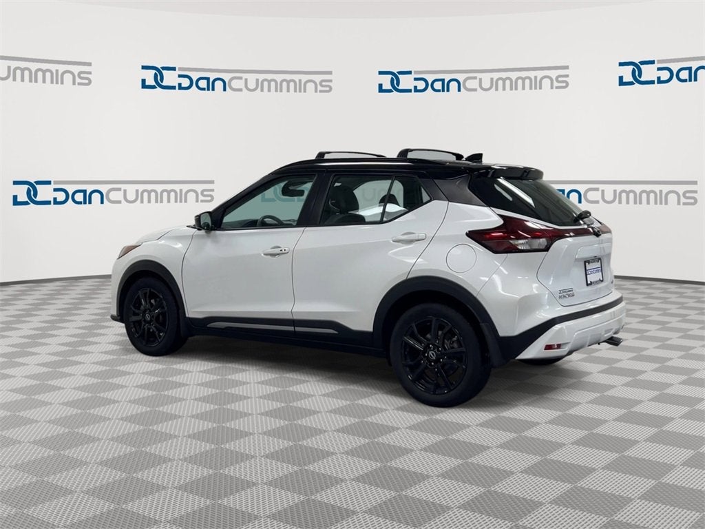 2023 Nissan Kicks SR