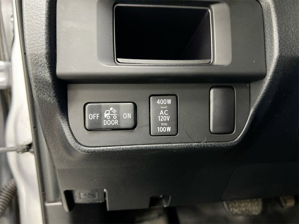 2016 Toyota Tacoma SR