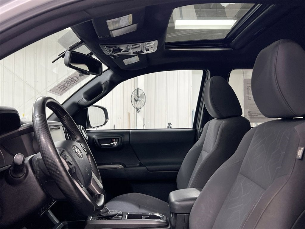 2016 Toyota Tacoma SR