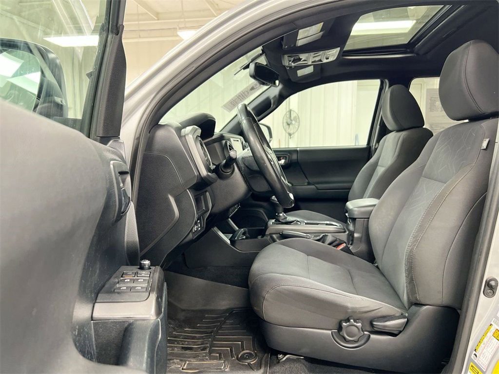 2016 Toyota Tacoma SR