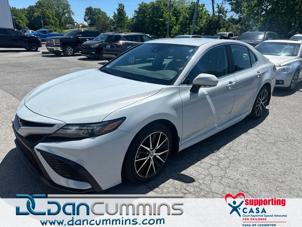 2022 Toyota Camry SE