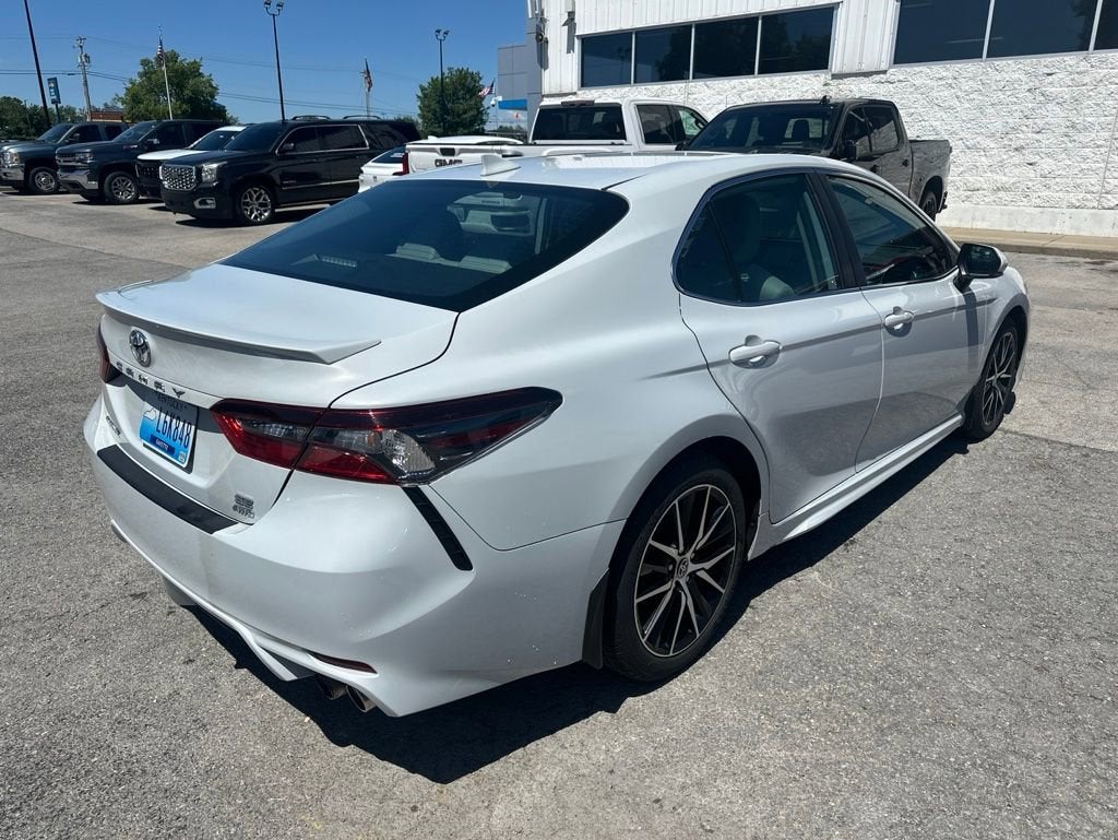 2022 Toyota Camry SE