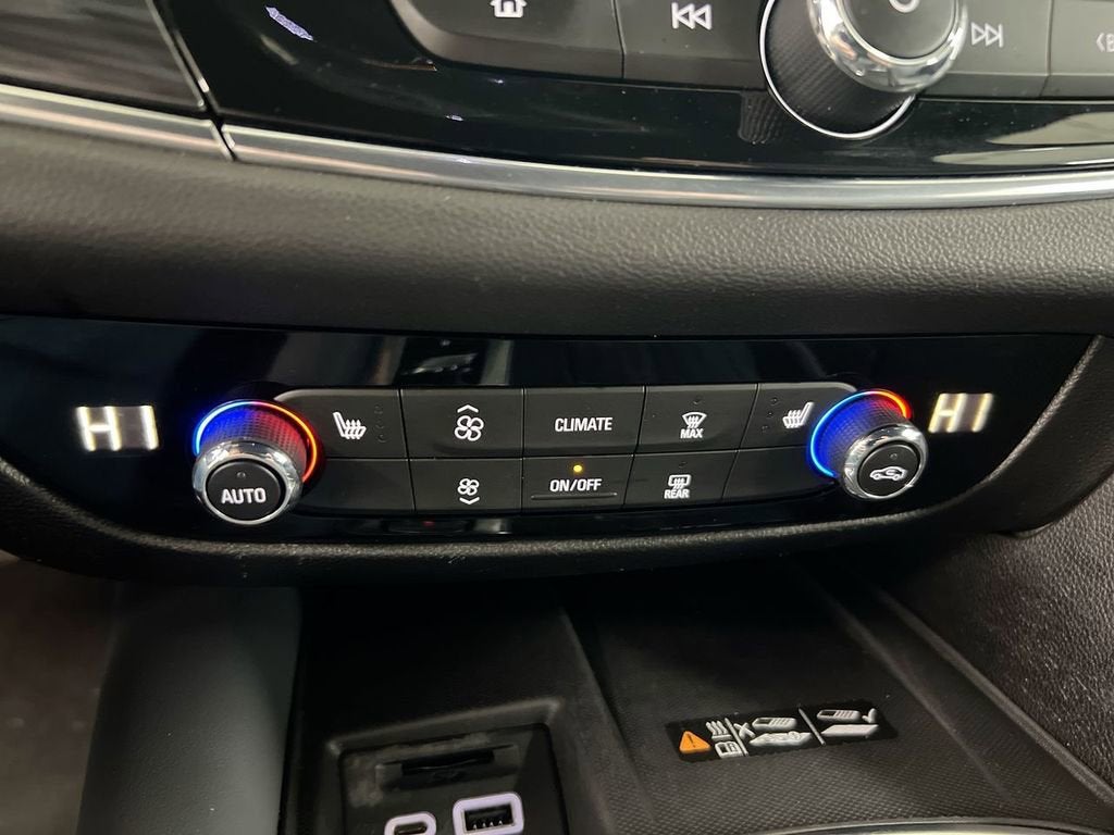 2024 Buick Enclave Essence