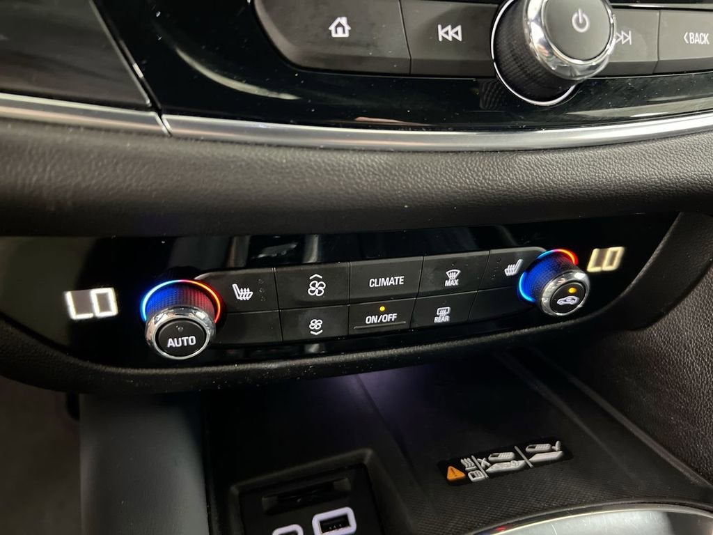 2023 Buick Enclave Essence