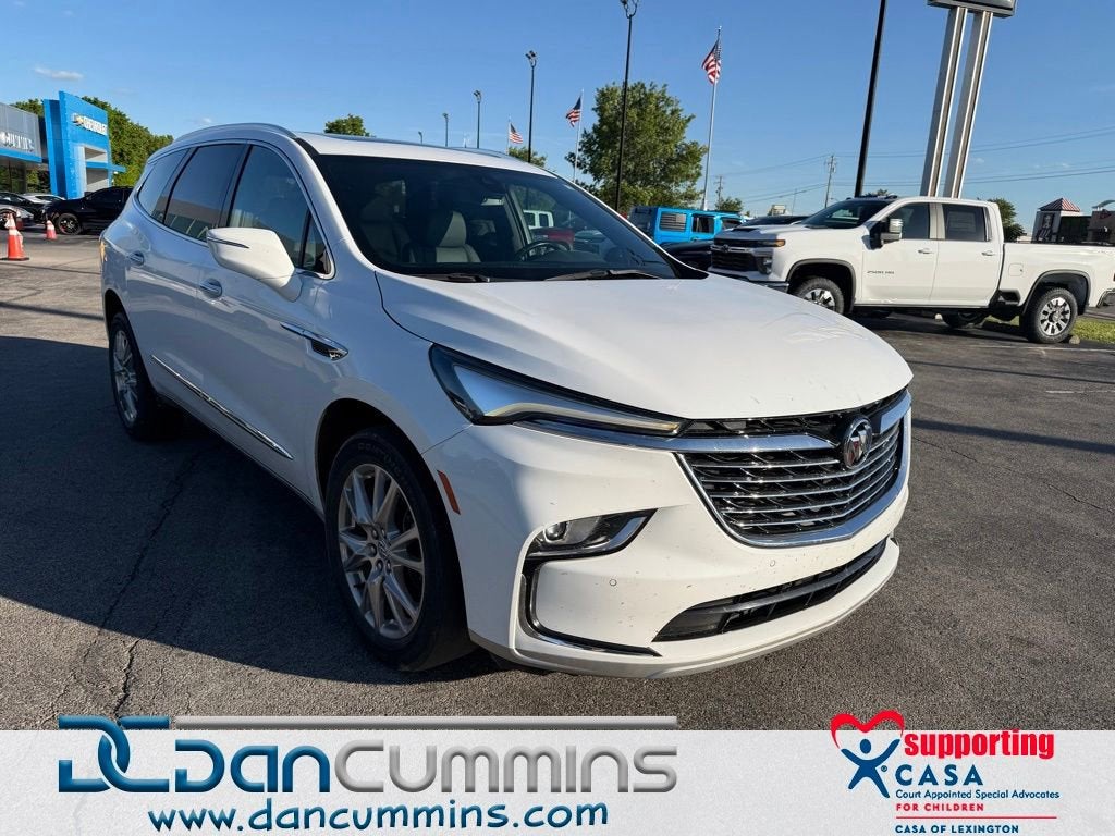 2023 Buick Enclave Essence